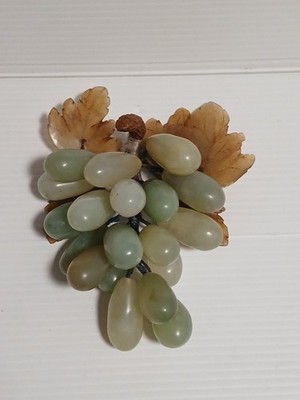Vintage 1950 s Chinese Jade Grapes With Alabaster Leaves Faux Fruit ''Good Luck''