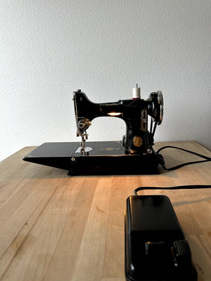 Antique 1939 Singer Featherweight 221-1  WORKING w/ Case + Pedal + Extras *Rare*