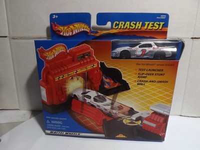 2002 Hotwheels Crash Test Playset with White Pontiac Firebird | eBay