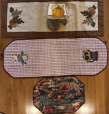 2 Table Runners, Place Mat and Oven Mitt