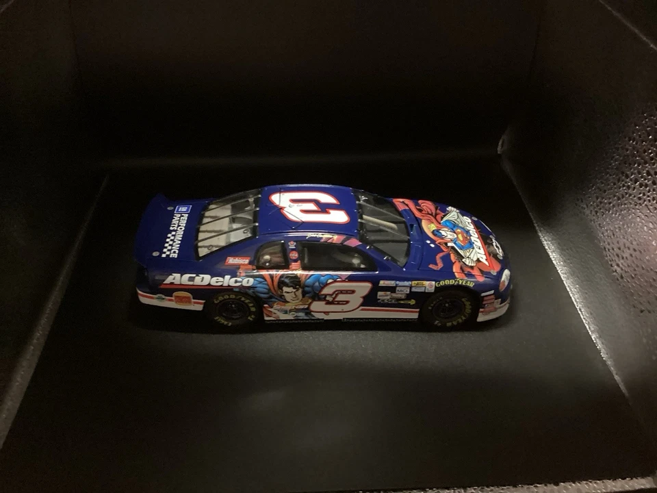 Dale Earnhardt Jr #3 AC Delco Superman 1999 Monte Carlo Elite 1/24 Foto 4 de 4