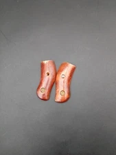 NEF New England R73 .32 H&R magnum Square butt grips original (2143)