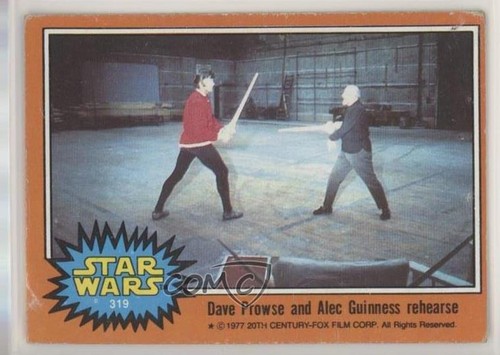 1977 Topps Star Wars #319 Dave Prowse and Alec Guinness rehearse — Raw