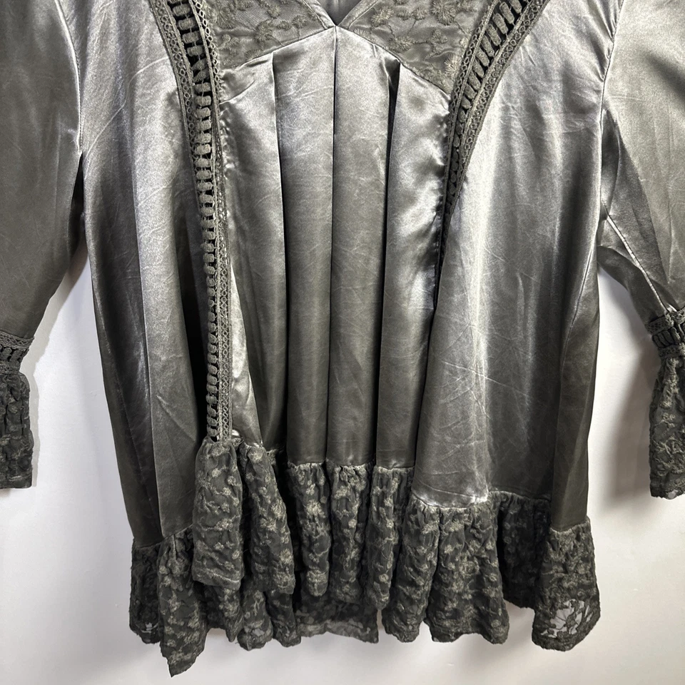 Women’s A RARE BIRD Satin Gray Lace Trimmed Boho Tunic Top Small Medium Lace - Image 4 of 4
