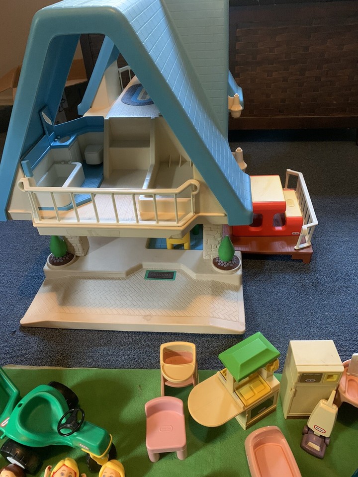Vintage Little Tikes Dollhouse Blue Roof 80-90???s Car van People ...