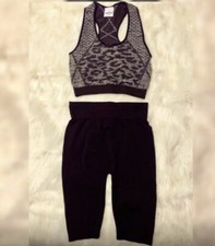 2 Pc Womens Spandex Style Gym Set Gray  Black Extremely Light Weight  Flexible