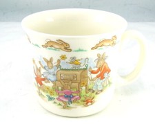 Royal Doulton Bunnykins 1-Manche Hug-A-Mug "Danse Organique"
