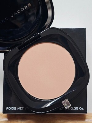 MARC JACOBS Accomplice Instant Blurring Beauty Powder with Brush (52 Siren) OVP