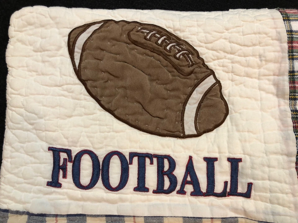 FIELD DAYS Almohada Estándar Acolchada Niños Falsa Fútbol Universitario Deportes Bordada Foto 3 de 4