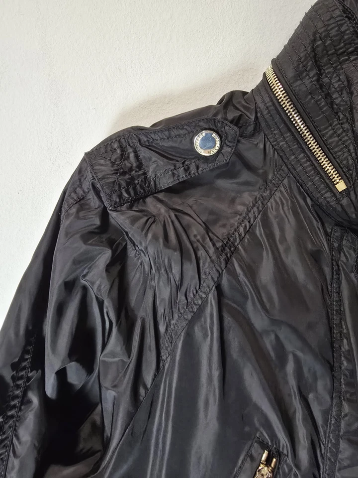 Легкая черная куртка Burberry Brit с золотой фурнитурой размер США 6 (S-M) - Изображение 4 из 4