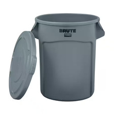 BRUTE 32 Gal. Grey Vented Plastic Outdoor Trash Can with Lid for Restaurants/Off