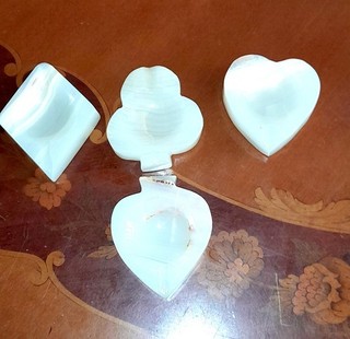 MARBLE ??ASHTRAYS SHAPED IN THE DECK OF CARDS SUITS ×4