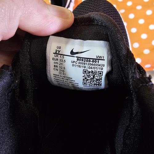 Nike Roshe G Golf Shoes-Size 2Y-Black & White-909250-001 Youth Gently Used - Picture 7 of 7
