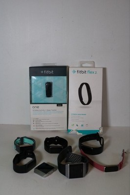 Fitbit Bundle Charge, Flex 2 usw. - Mix aus funktionstüchtig und ungetestet