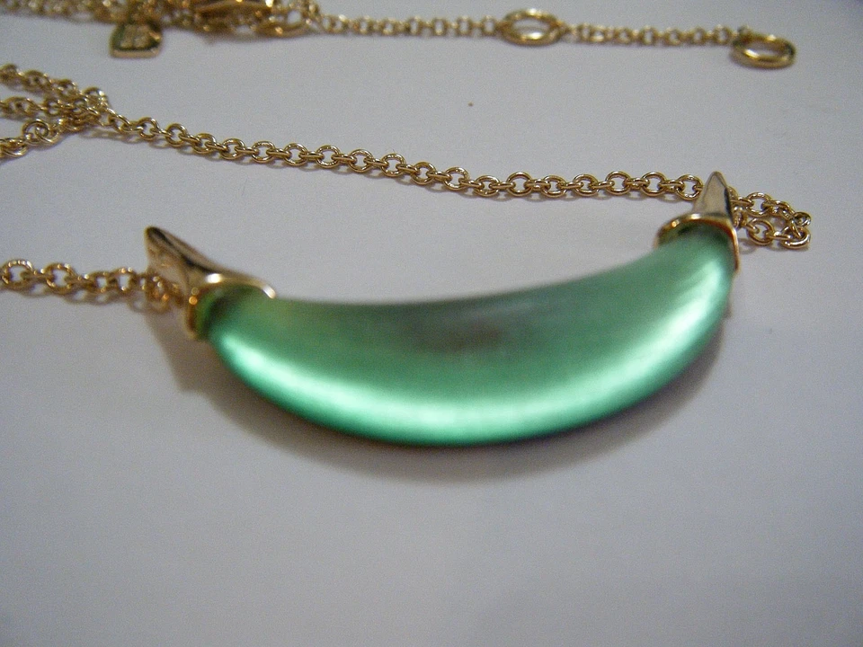 Antiguo Collar Colgante Alexis Bittar Verde Lima Esmerilado Lucita Tapa Media Luna Foto 2 de 4