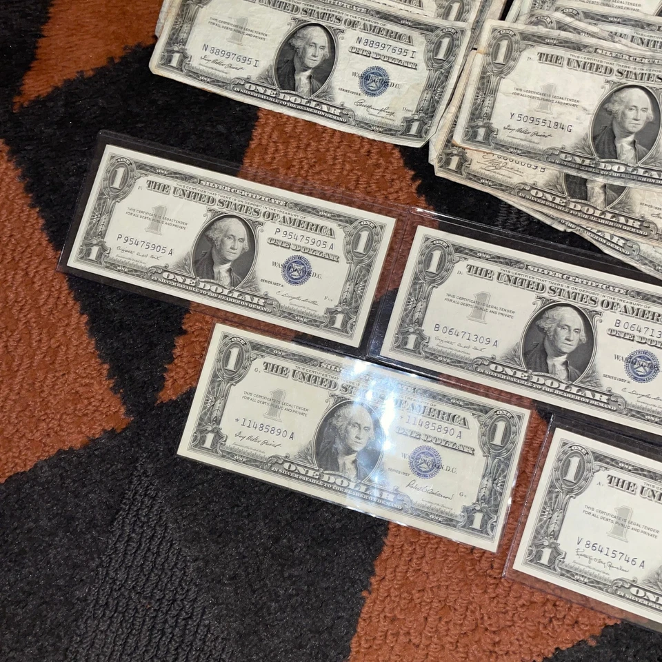 Estate Lot of 230x $1 and 22x $5 Silver Certificate Banknotes - $340 FV Total - Image 4 of 4