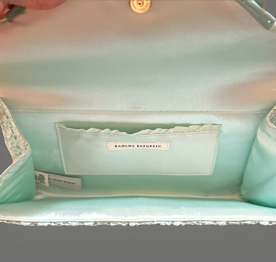 BANANA REPUBLIC Clutch Light Blue Green Floral Lace Vintage Style Fold Over NEW - Image 4 of 4