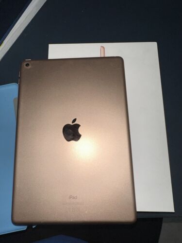 Apple iPad 8a gen. 32GB, Wi-Fi, 10,2" - Oro - Foto 1 di 6