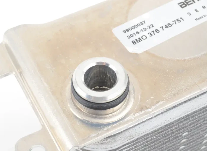 Conjunto de enfriador de aceite de transmisión automática BMW para E60 E63 E64 E65 E66 BEHR / HELLA Foto 3 de 4