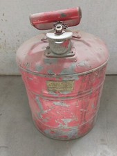 vintage 5 gallon metal gas can
