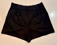 Express Black Editor Pleated Shorts Size 12 E...