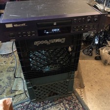 HHB BurnIT CDR-830 COMPACT DISK PROFESSIONAL CD RECORDER,BAD CD DRIVE,POWER UP.