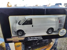 BROOKFIELD Collectors Guild 1996 Chevy Express 1 24 Scale Diecast Model White 