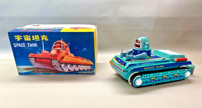 Space Tank  ME 091 Gyro Robot Driver  Battery Operated 60s-70s Original Box