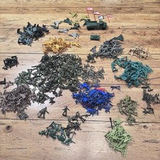 Vintage Army Men Toy Soldiers Military Equipment And Misc Over 400 Pieces