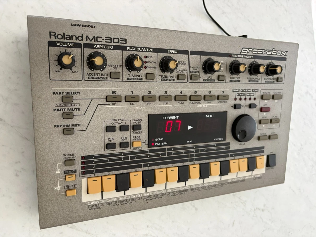 ◎名機◎ ROLAND MC-303　GROOVEBOX　純正キャリーバッグ付き Roland Mc 303 for sale - eBay