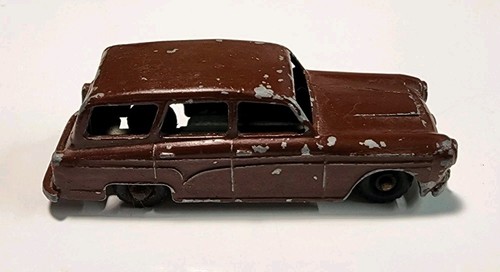 Vintage Budgie #61 Brown Q Car Austin A95 Westminster Countryman HO Diecast - Picture 8 of 10