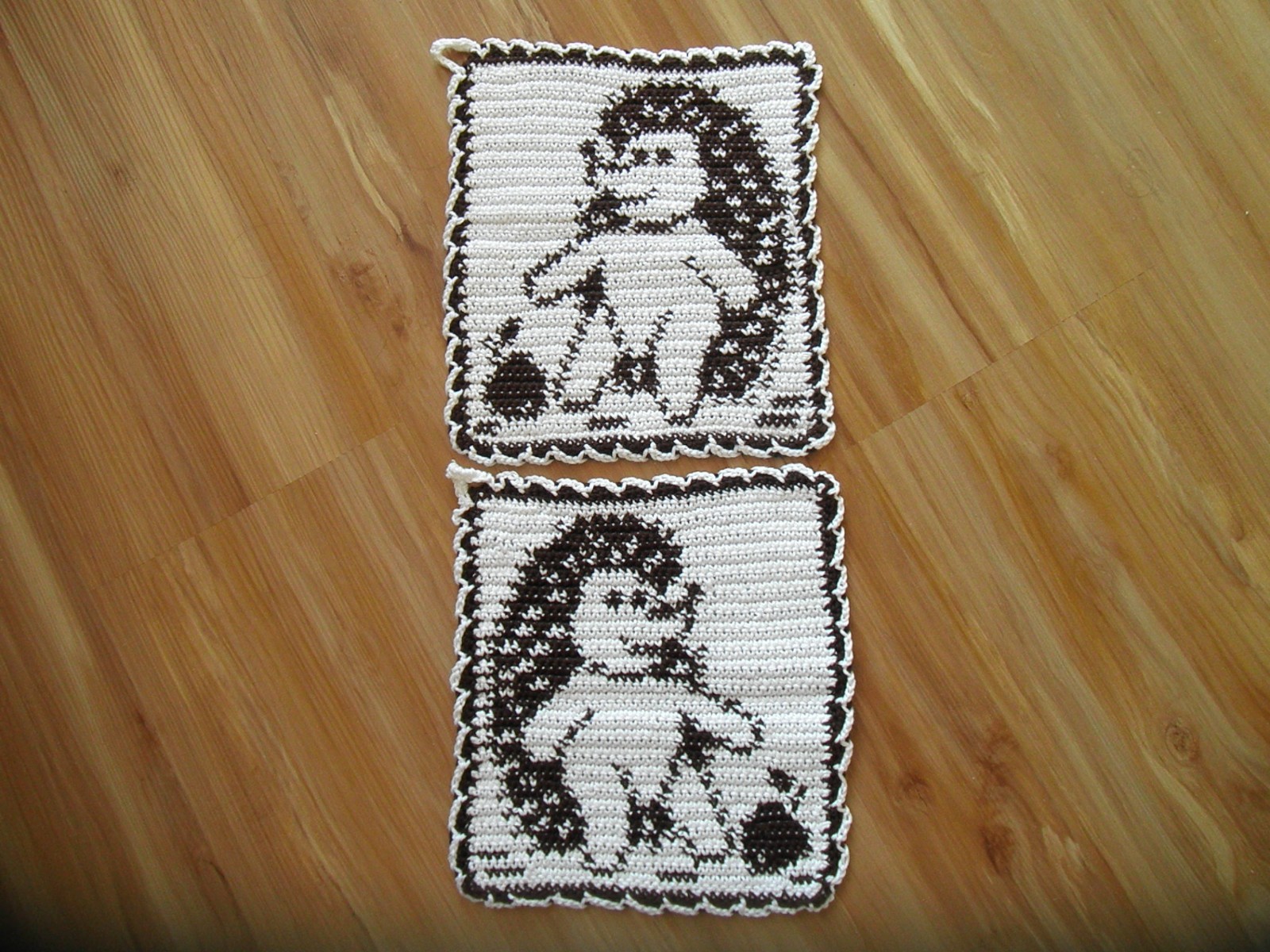 1 Paar Topflappen,Igel,gehäkelt,Handarbeit,bei ebay gekauft, aber unbenutzt!!
