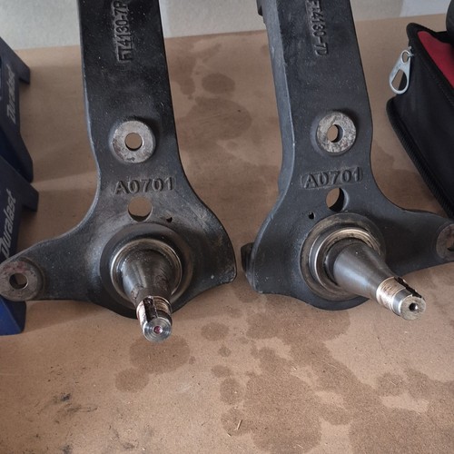 01-04 Tacoma Lift Spindles