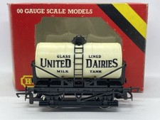 Hornby R007 United Dairies Milk Tank Wagon OO Gauge Boxed