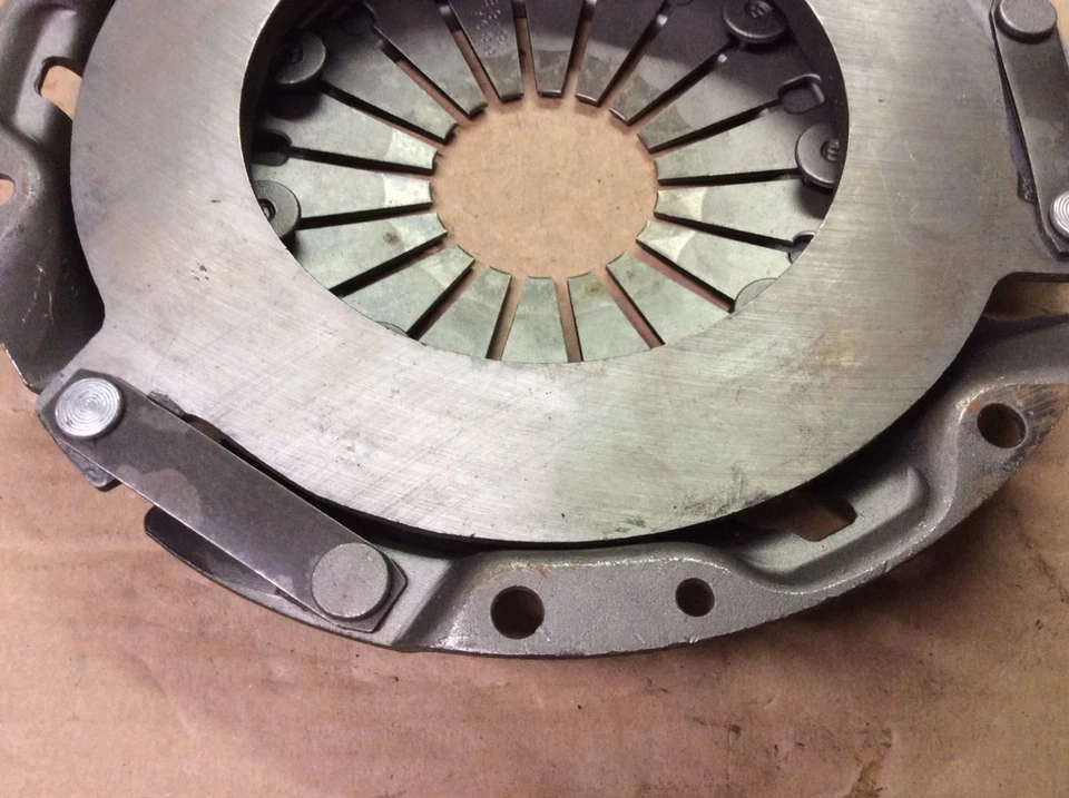 Placa de presión de embrague remanufacturada The Hastings Company 47598 solamente Foto 4 de 4