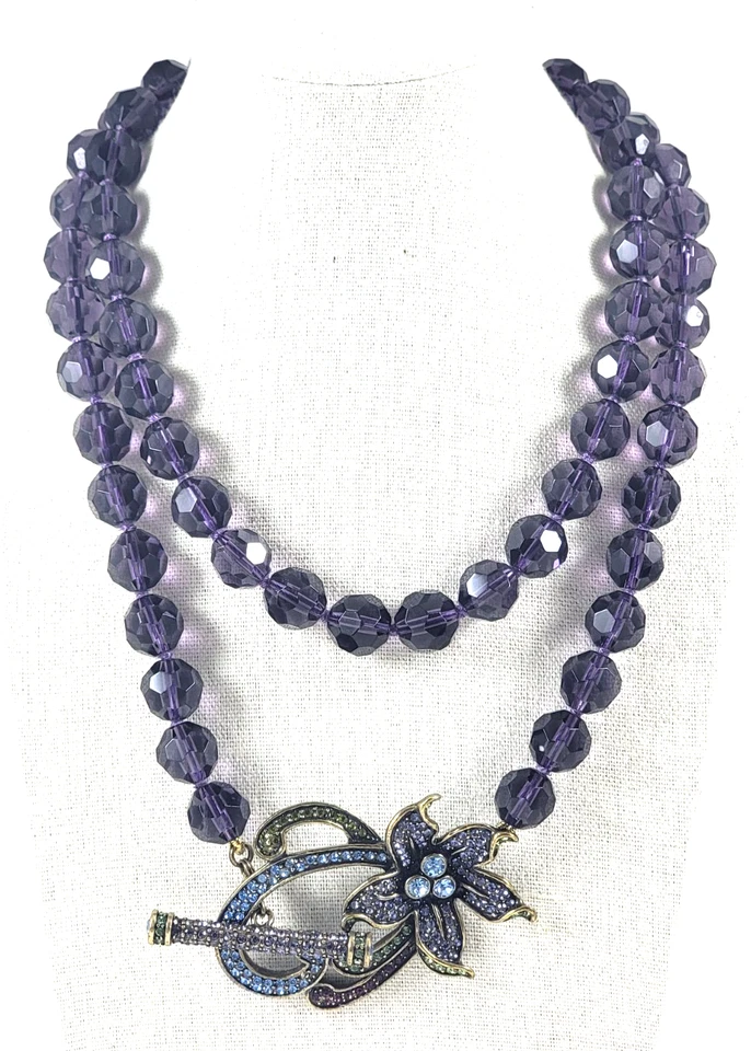 Collar Heidi Daus púrpura con cuentas de cristal de Swarovski y diamantes de imitación de flores Foto 2 de 4