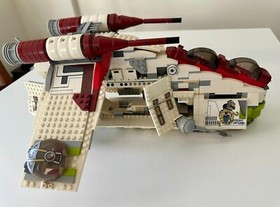 LEGO Star Wars: "Clone Wars" Republic Gunship 7676 (Year 2008) Complete