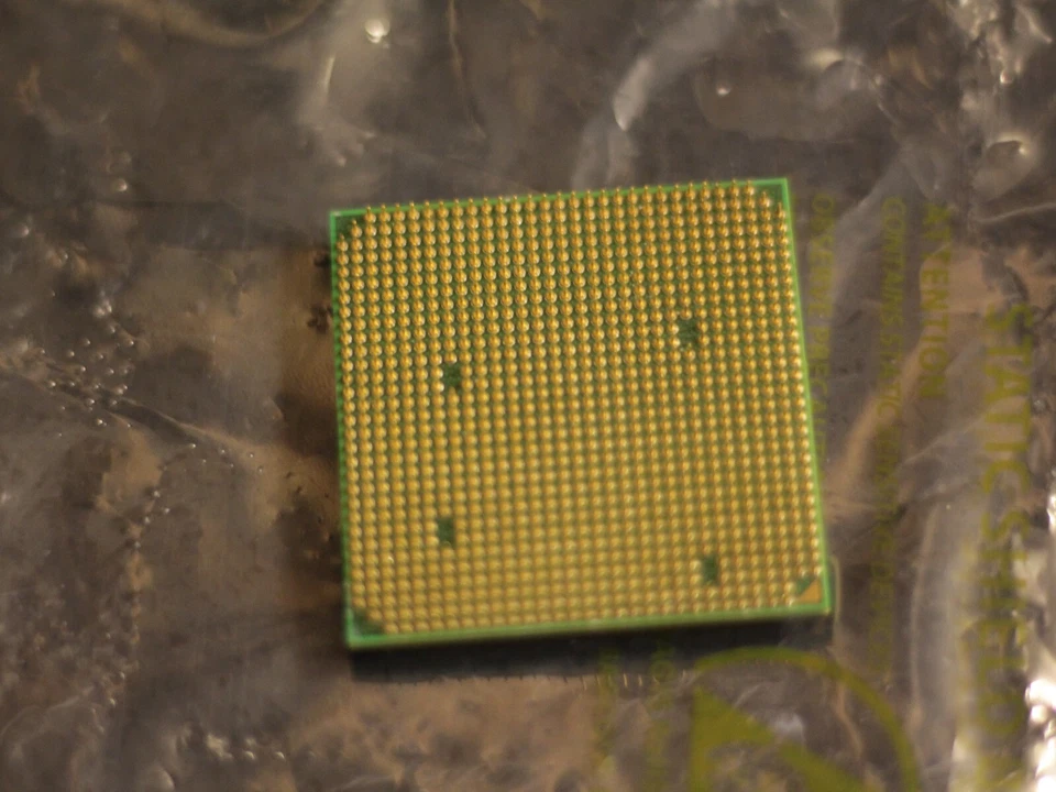 Socket AM2 AMD Sempron 64 3200+ 1.8GHz CPU Processor SDA3200IAA2CW - Image 2 of 2