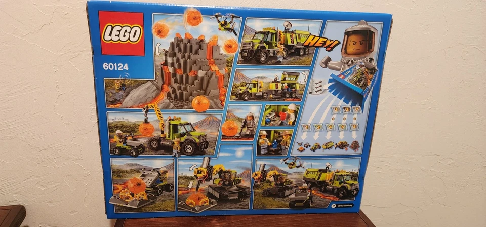 LEGO City Volcano Exploration Base (60124) NEW! SEALED! - Image 2 of 3