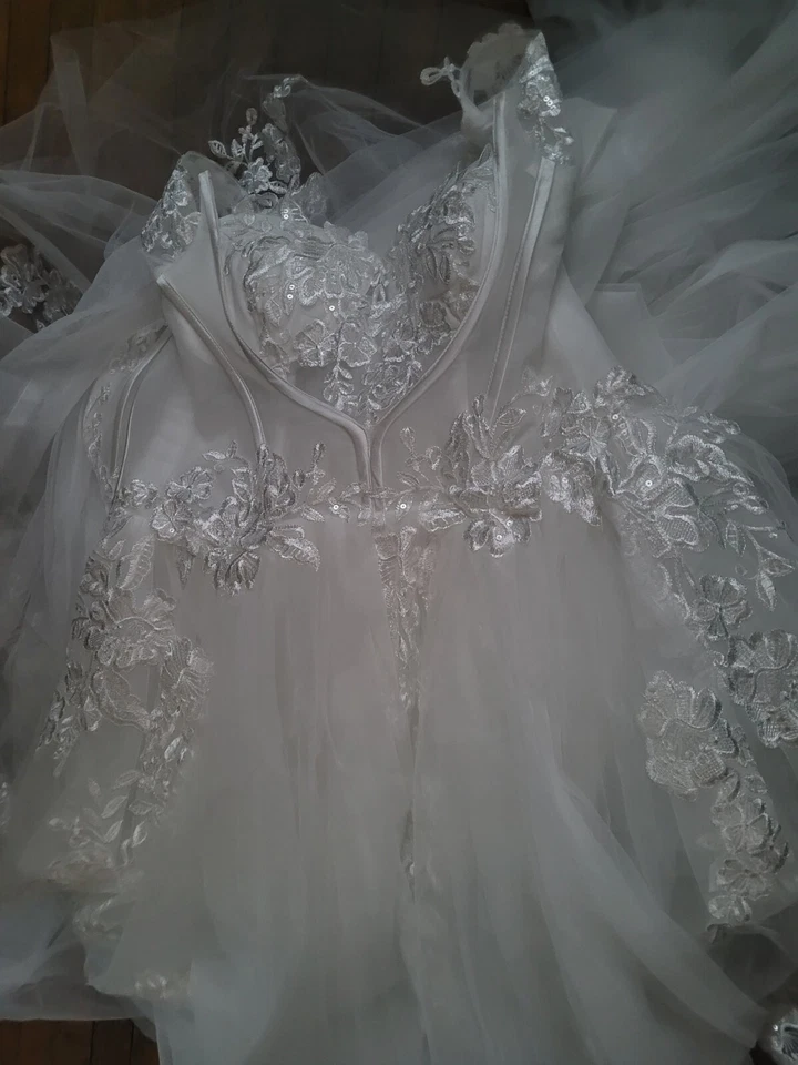  Vestido de novia talla 6-8 sirena/trompeta cuello en V  Foto 2 de 3