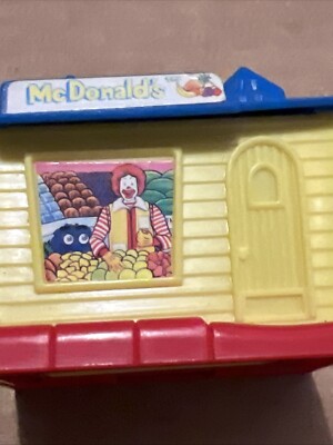 VTG 1993 McDonalds MCDONALDLAND Village House Happy Meal Toy. Bh