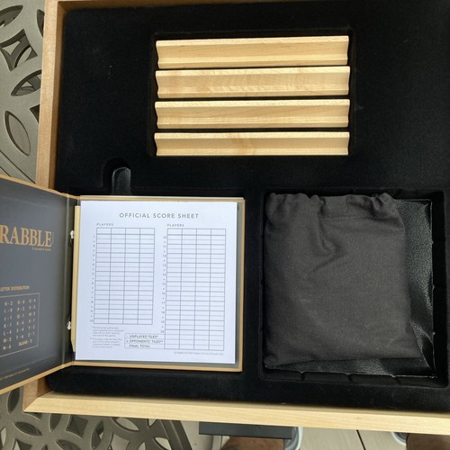 Scrabble Deluxe Edition with Rotating Wooden Game Board Turntable 2020 Hasbro - Picture 4 of 13