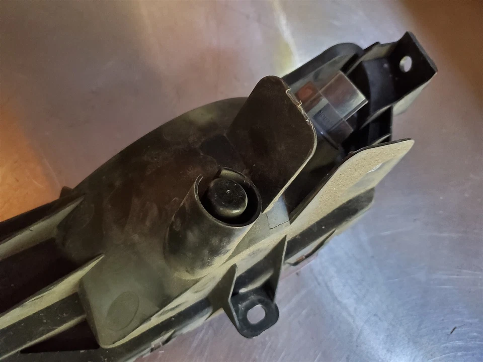 Luz de giro de freno trasero derecho para parachoques Infiniti EX35 2008-2012 pasajero OEM Foto 4 de 4