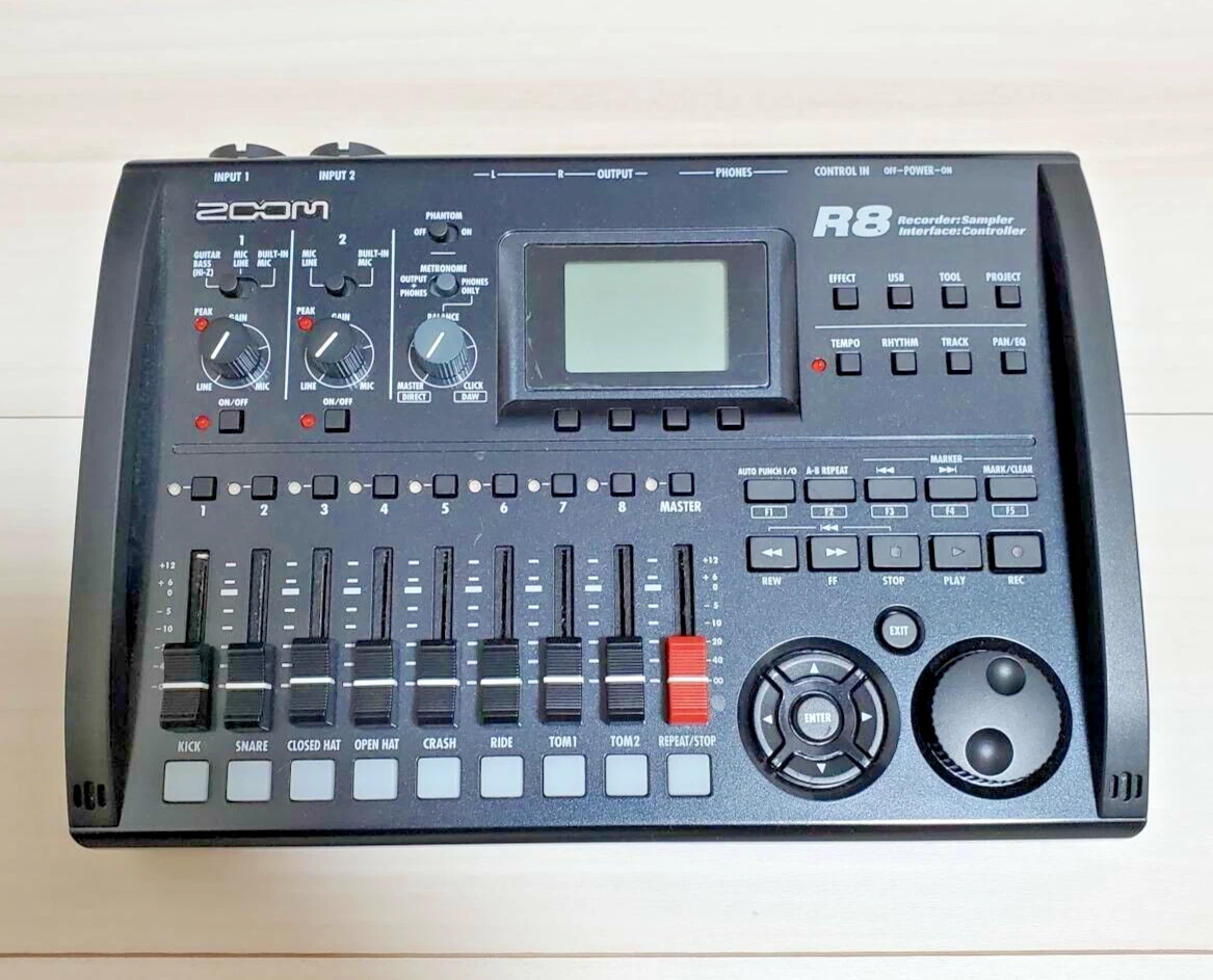 ZOOM R8 Multi Track Recorder Total Music Production 8 Track 24 Bit 48 kHz