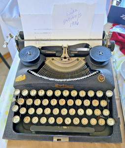 Erika Typewriter | eBay