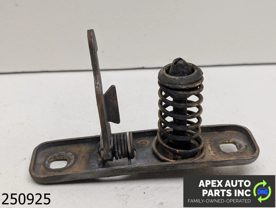 Volkswagen Cabriolet 1988 fabricante de equipos originales 1,8 L capó superior cierre bloqueo liberación Foto 4 de 4