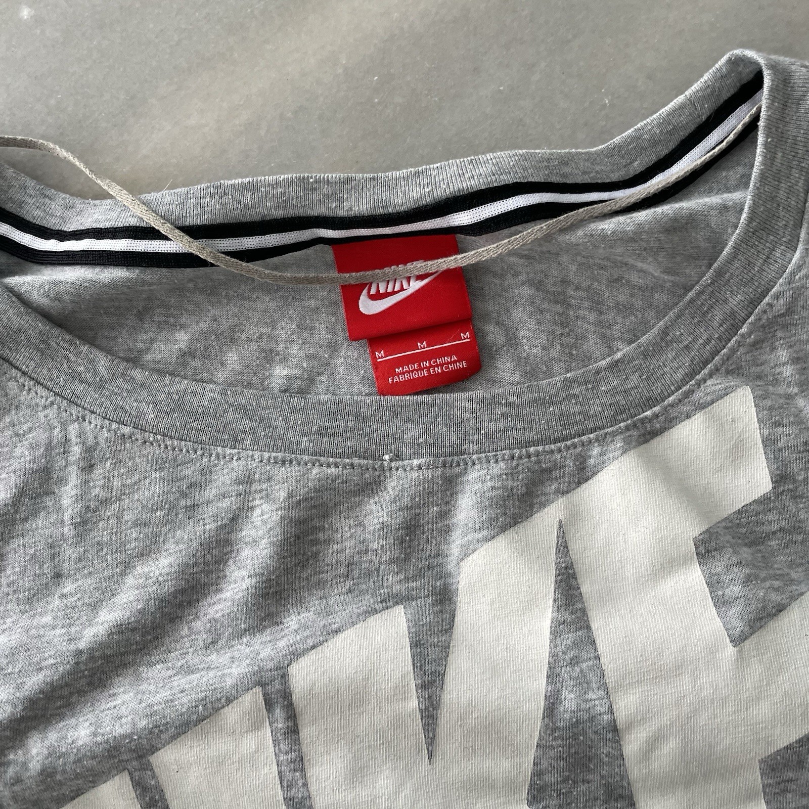 Nike Long Sleeve Shirt Size M thumbnail 3
