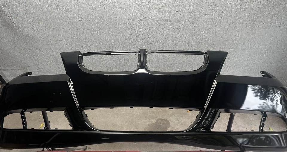 Cubierta del parachoques delantero BMW 320i 330i 328i E90 2006-07-08 sedán pintado negro Foto 4 de 4