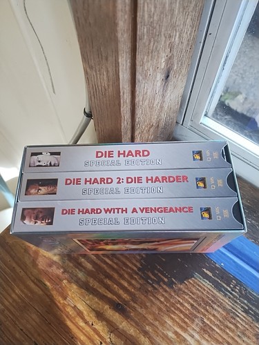 Die Hard Special Edition Halographic Trilogy VHS Box Set Bruce Willis VCR Set