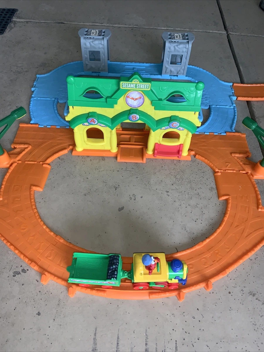 Elmo train set 2025